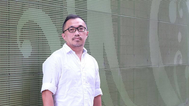 ▲ 顏聖紘即使小時候成績不錯、拿過全國科展第一名，卻也為傳統教育制度所苦。楊煥世攝