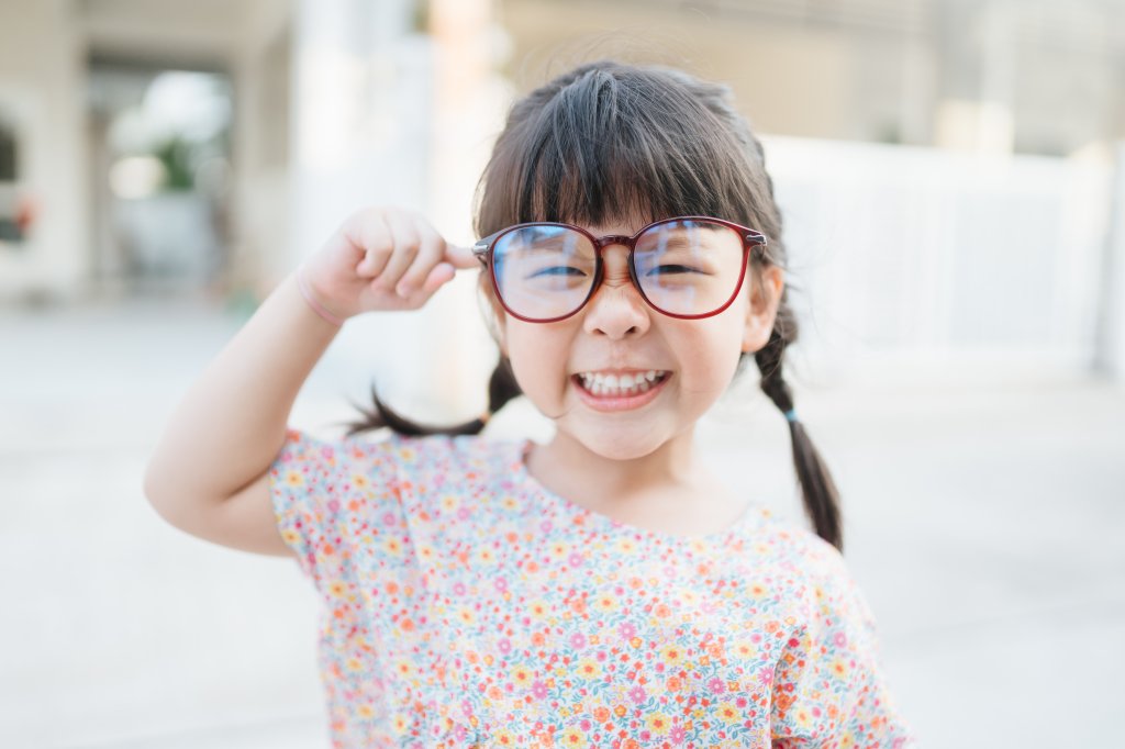 視力保健懶人包！6招教你如何做、怎麼吃預防兒童近視