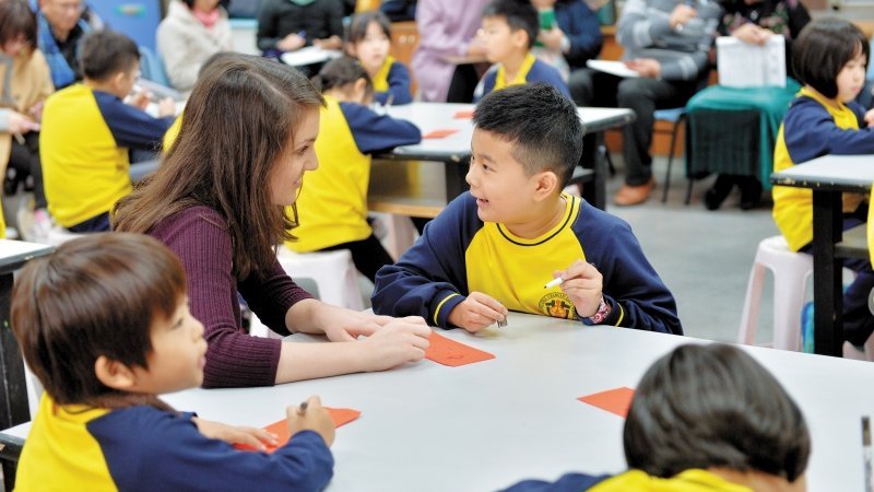 ▲ 公校掀起「雙語熱」，許多公校開始在體育、音樂、藝術課程施行雙語教學。黃建賓攝