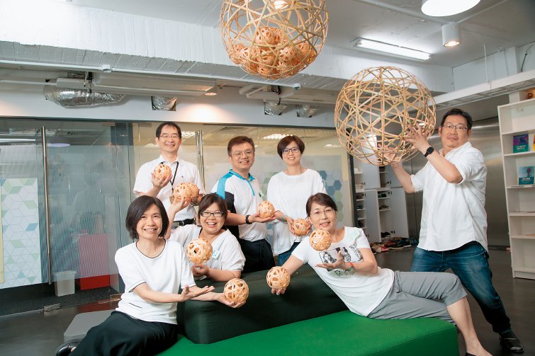 ▲ 愛思客提供具體方法與工具，協助教師設計素養課程。曾千倚攝