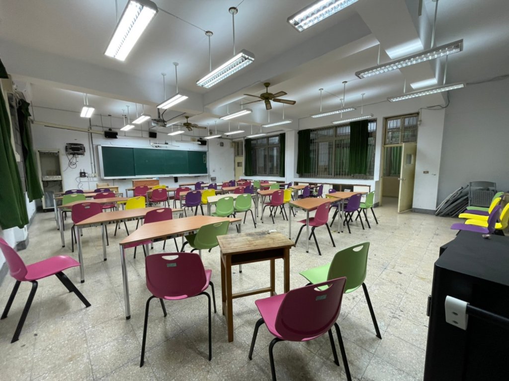 萬芳高中社團教室改造前。教育部提供